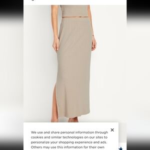 Old navy High Waisted Rib knit  Maxi skirt size medium in cream color